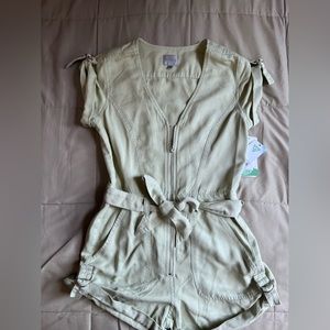 Soft Lime Green Guess Romper 🐛🐛🐛